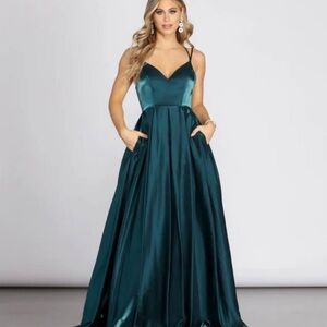 Windsor Green Pleated Maxi Gown Sweetheart Neckline